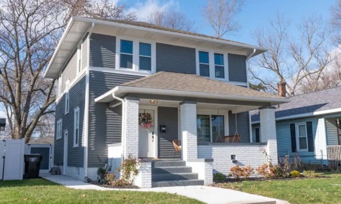 Northeast South Bend Casa | IRISH COVE GETAWAY! Walk to Notre Dame! Host a Tailgate with 2 homes!!