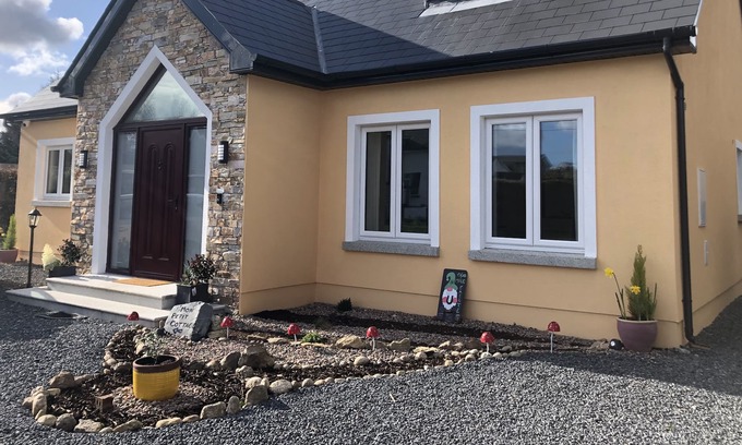 Bunclody Cama Y Desayuno | Irish-style en suite bedroom in Bunclody (Breakfast included)