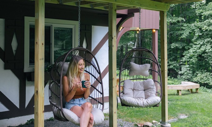 Jeffersonville Casa | Iron Gate Chalet - 5 Minutes to Smugglers Notch and Wedding Barn!