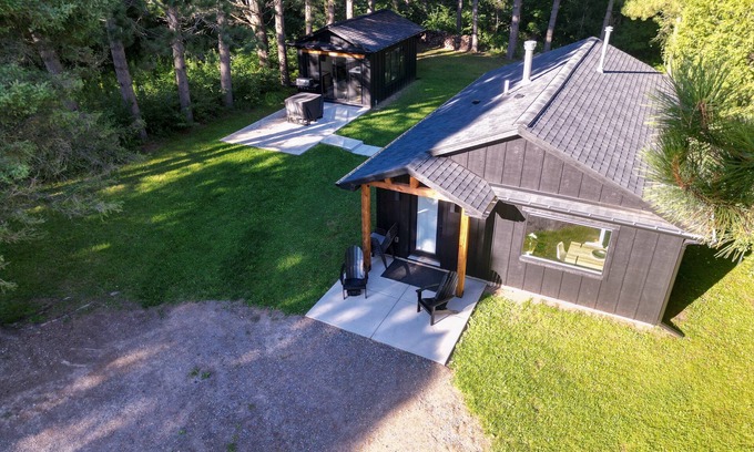 Iron River Cabina | Iron Sunset-Just listed! Renovated, clean, pet-friendly, year-round getaway!