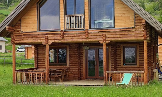 Saint-Michel-de-Chaillol Chalet De Esquí | Cabaña de madera en un sitio agradable, tranquilo y soleado, con vistas al valle y muy cerca de las pistas.