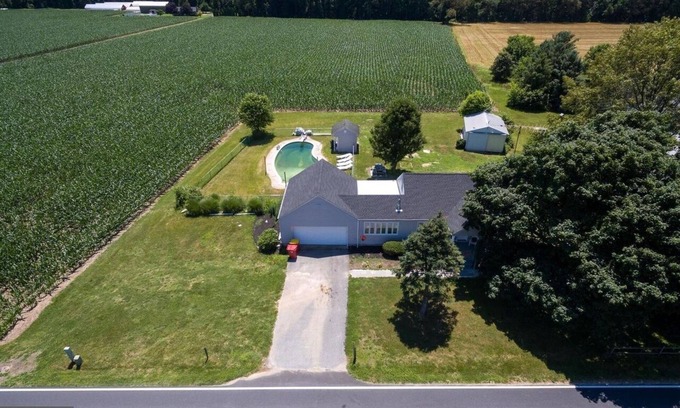 Houston Apartamento | Is a cozy and private place close to Delaware Beaches, Milford and Harrintong!
