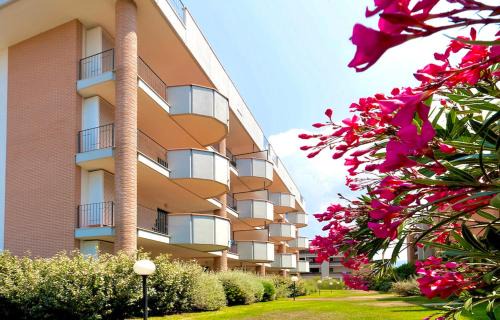 San Vincenzo Apartamento | ISA - Apartments for 6 people, 2 bedrooms, in Residence Mirto And Corbezzolo with swimming pool in San Vincenzo