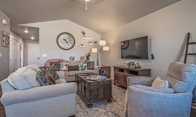 Rapid City Casa | Isaac’s Nook in the Hills