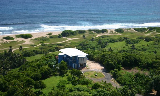 Guayabos Casa | Isabela Oceanfront Mansion sleeps 16