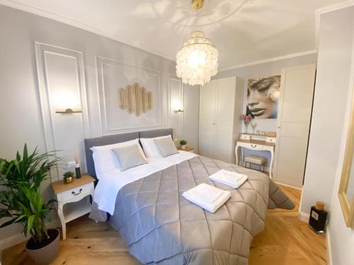 Corsico Apartamento | Isabella's Luxury Boutique