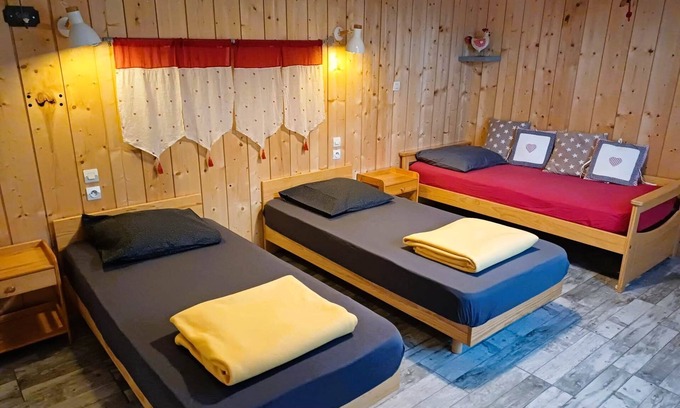 Arrens-Marsous Apartamento | DORMITORIO 5 CAMAS CAMAS DE SENDERISMO ISARDS