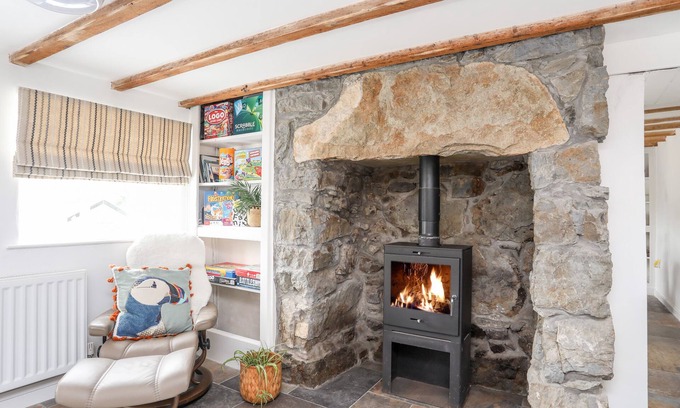 Llanengan Cabaña | ISFRYN, pet friendly, character holiday cottage in Abersoch