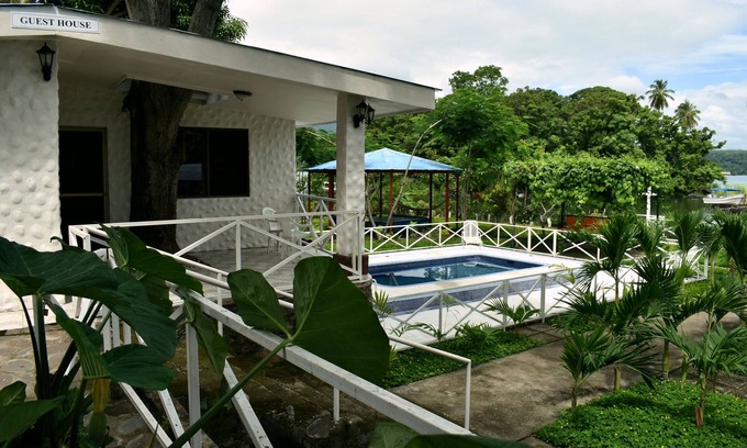 Granada Casa | Isla Las Mercedes / Mercy Island en el lago Cocibolca: un lugar turístico increíble.