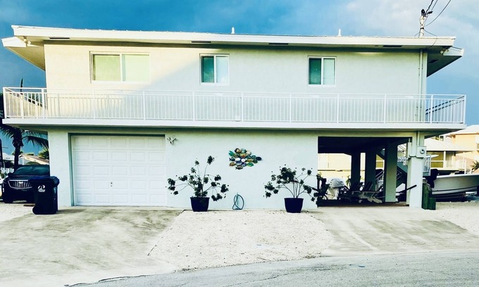 Islamorada Casa | Islamorada beach house - PRIVATE BEACH - KAYAKS - DOCK SPACE