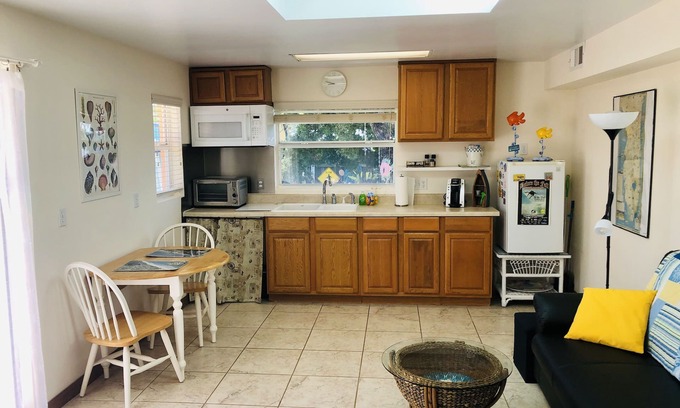 New Smyrna Beach Cabaña | 150 pasos de la playa !!! Hermosa casa de campo, perfecto para un solo o una pareja.