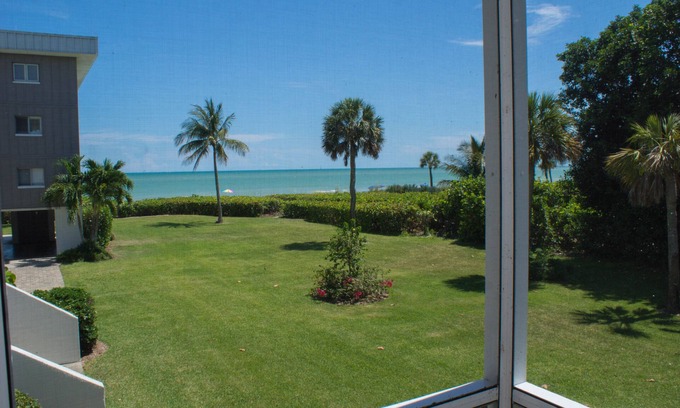 Sanibel Condominio | Preciosa vista a la playa de 2 dormitorios, 2 baños en West Gulf Drive