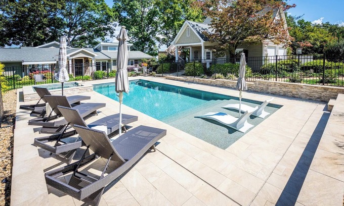 Terrell Casa | Island Breeze by SoCharm | Breathtaking / Expansive Lake Views