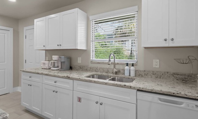 Sanibel Cabaña | Island Charm Meets Modern Comfort — Walk to Sanibel’s Beautiful Beaches!