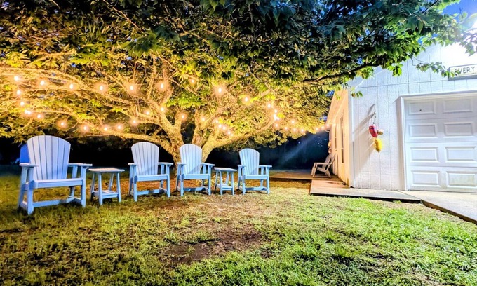 Chincoteague Casa | Island Escape: Bikes, Kayaks, Grill, Firepit, Beach Gear, Large Quiet Property