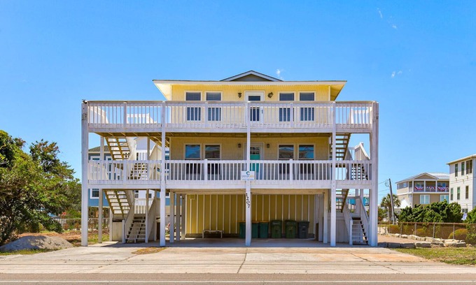 Carolina Beach Casa | Island Escape - 2 Private levels
