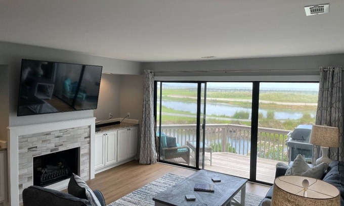 Saint Helena Island Casa | Island & Golf Getaway - 137 Ocean Point Drive