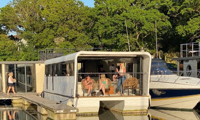 Whippingham Alquiler De Eote | Island Harbour Houseboat