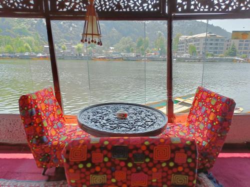 Dal Lake Casa | Island homestay in dal lake