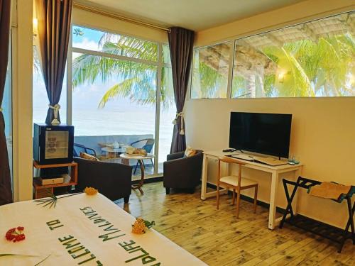 Magoodhoo Casa | Island Life Maldives Retreat & Spa