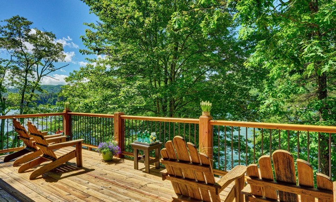 Cullowhee Casa | Island Living at it's finest! Gorgeous home in the middle of Lake Glenville!