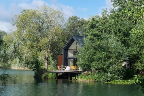 South Cerney Casa | Island Lodge