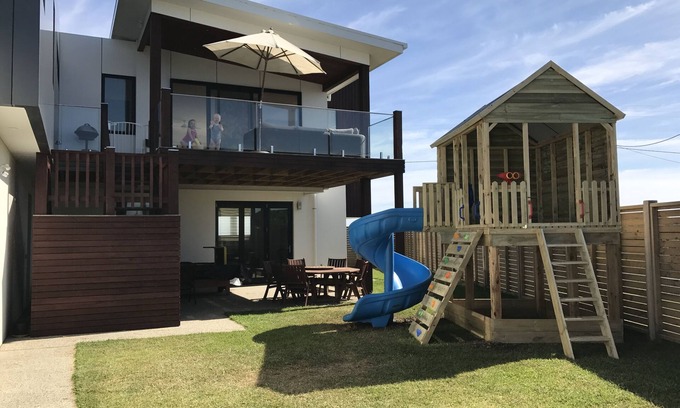 Sunderland Bay Casa | Isla Oasis con vista al mar sin interrupciones!