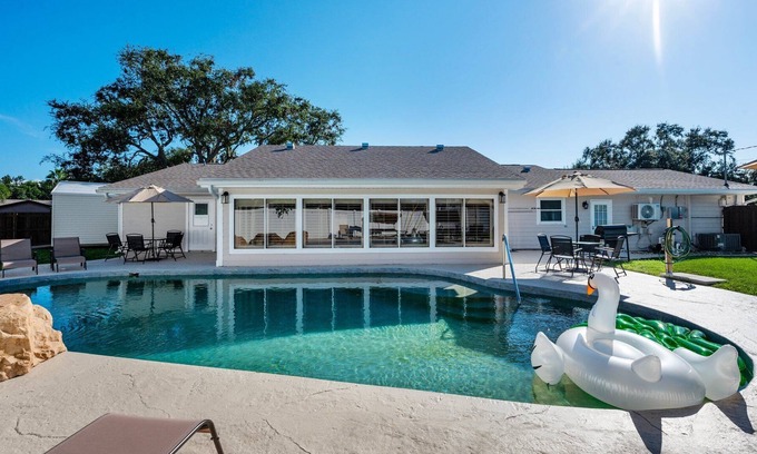 Merritt Island Casa | Island Oasis with Heated Pool & Game Room
