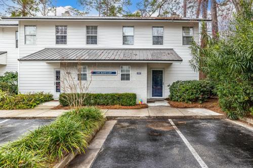 Saint Simons Heights Casa | Island Square #150