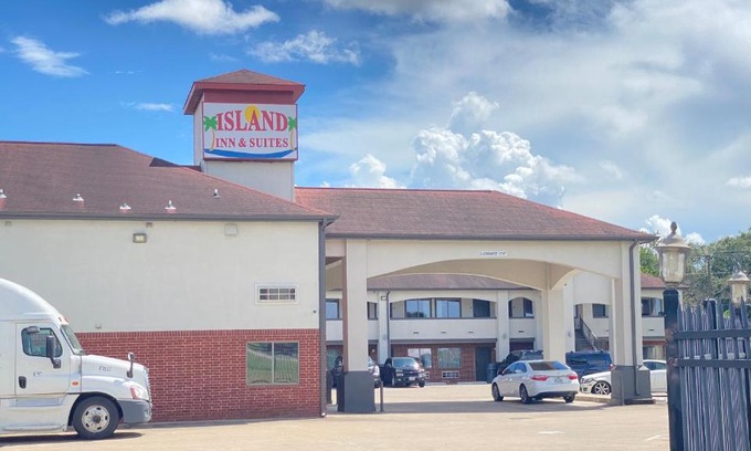 Bay City Hotel | Island Suites Bay City