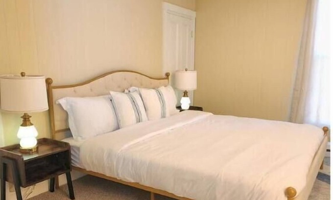 Munjoy Hill Apartamento | Island View House BnB Self Check-In # 5 / Free off- Street parking