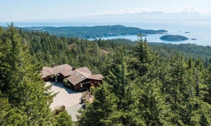 Sooke Villa | Island Villa with breathtaking Views