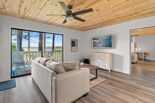 Sunnyside Apartamento | Islandia 319 Waterfront With A Pool