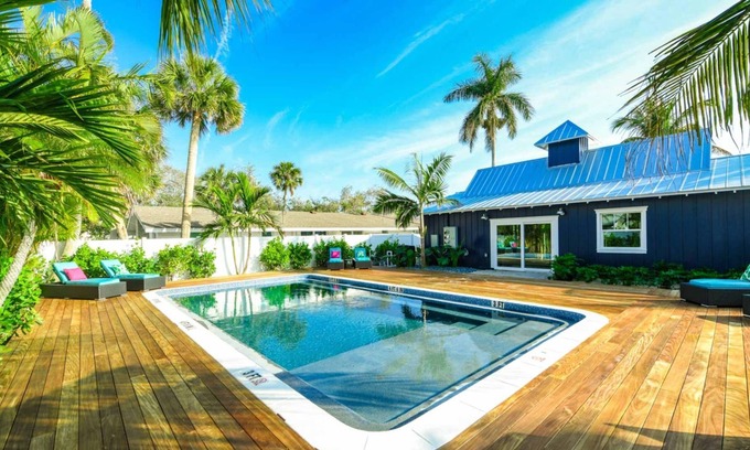 Holmes Beach Villa | Islands West Resort Villas by AMI Locals