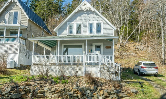 Northport Casa | Isle View Cottage with access to the private beach