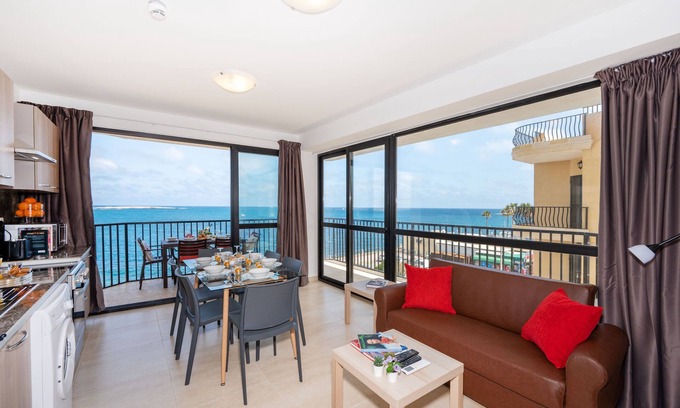 Bugibba Apartamento | Islet Seafront Apartment Corner Terrace