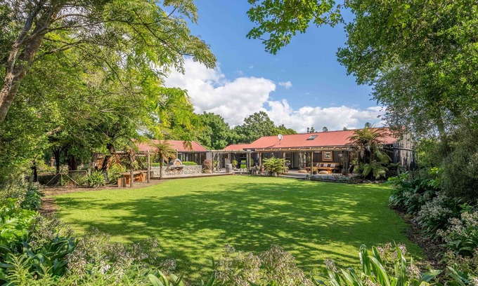 Te Horo Casa | Isness ... Your Haven on Hautere