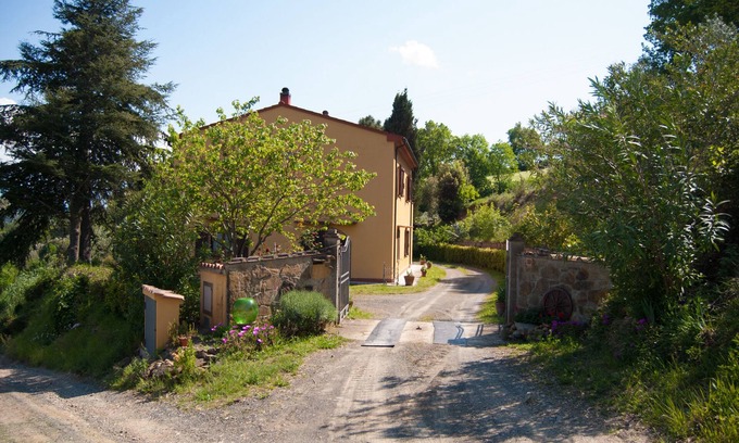 Riparbella Apartamento | Granja aislada y tranquila ubicada en las laderas de un valle encantador
