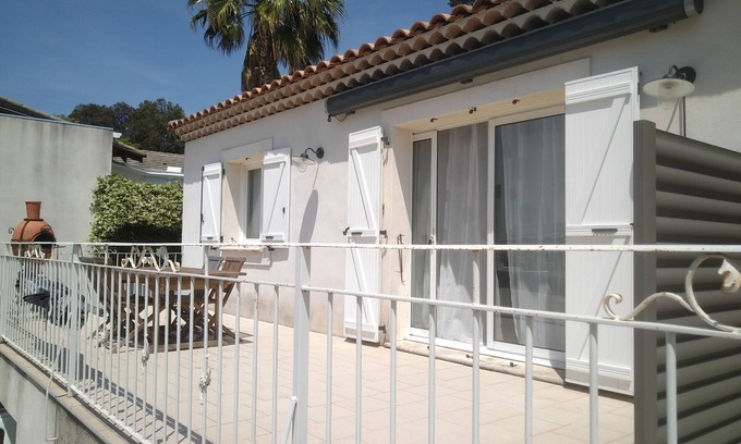 Istres Casa | Istres: T2 amueblado en villa en el corazón de Provenza