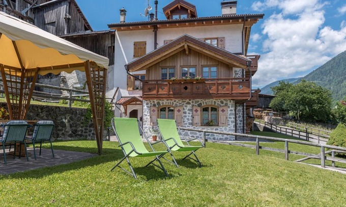 Almazzago Apartamento | Encantador apartamento en Commezzadura con jardín