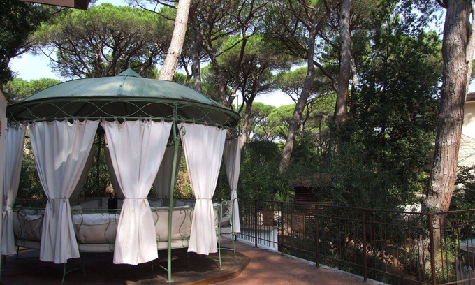Marina di Castagneto Carducci Apartamento | Precioso apartamento para 8 personas con WIFI, TV, patio y aparcamiento