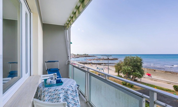 Rosignano Solvay Apartamento | Acogedor apartamento para 6 personas con A/C, WIFI, TV, balcón y aparcamiento