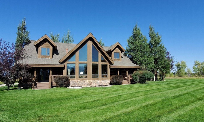 Leigh Creek Estates Casa | It's Always "Peak" Season in the Tetons