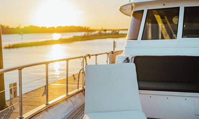 Bald Head Island Alquiler De Eote | It's always smooth sailing on the Sea-Suite!