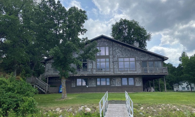 Battle Lake Casa | ¡Lujo en West Battle Lake - 5BR / 3BA y mascotas! Duerme 12.