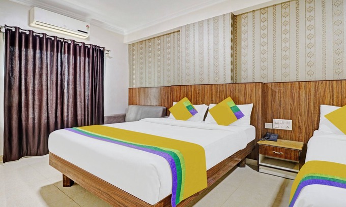 Gandhi Nagar Hotel | Itsy By Treebo - BCP Suites