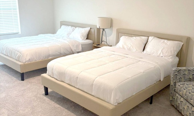 Weston Casa | Ivana Lodge 2-QueenBed 1Bath Retreat