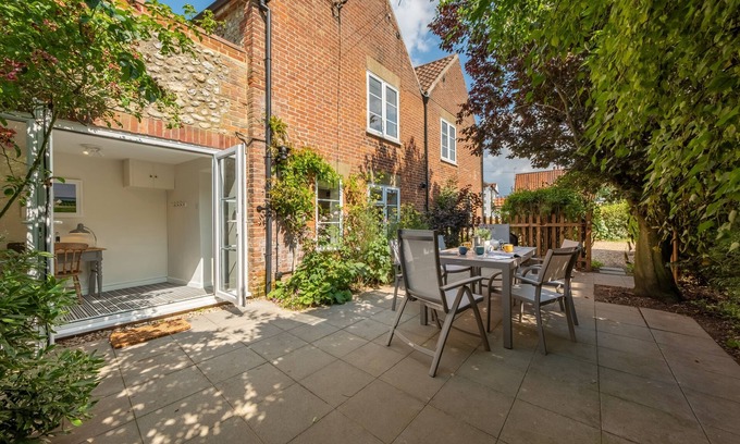 Docking Cabaña | Ivy Cottage (D), Docking, Norfolk