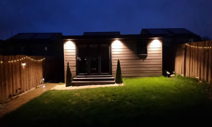 Seacroft Cabina | Ivy guest house - double room near Roundhay Park