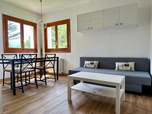 Formigal Apartamento | Izas · Pirineos360 · Práctico y sencillo · Perfecto para esquiadores
